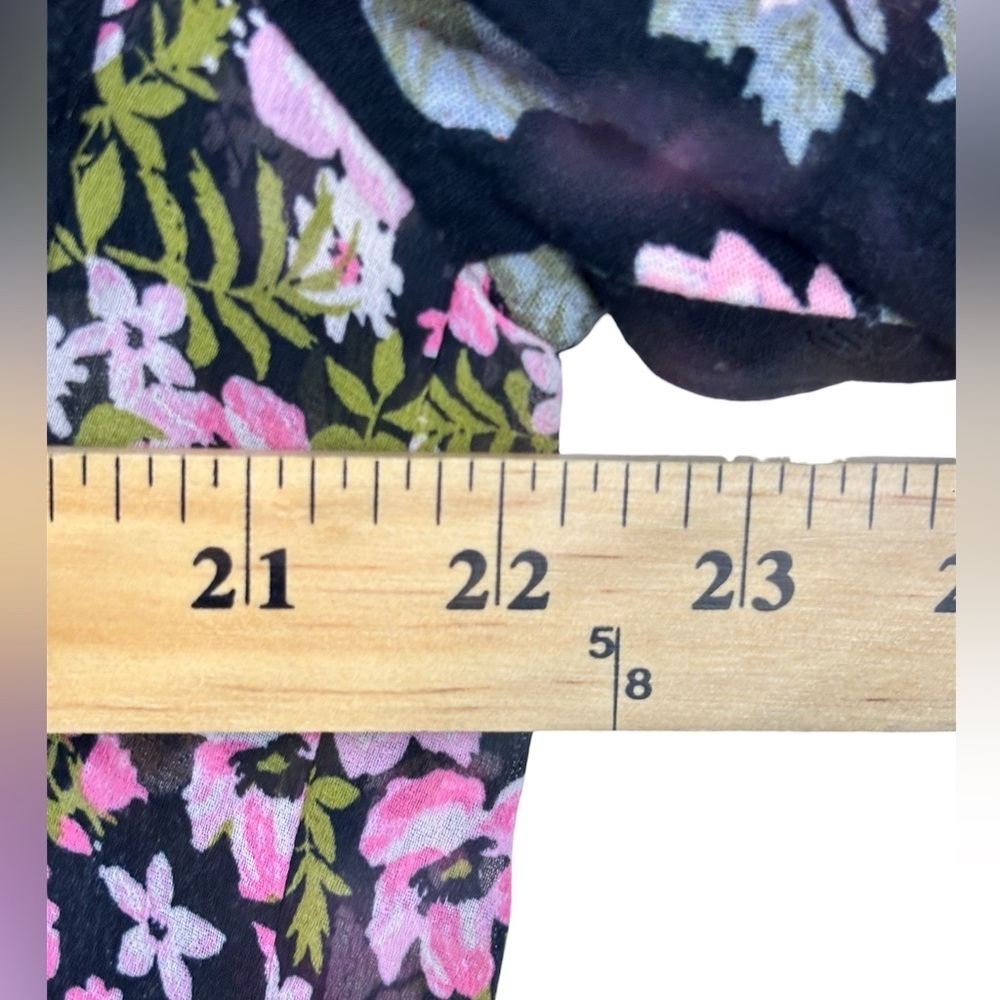 Free People Hold On To Me Black Floral Print Blouse Boho Raw Seam Size XS - Picture 12 of 14